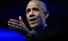 Obama derides social media 'clown show' in first comments since Trump's racist video post