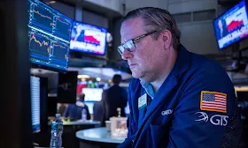 Dow drops 800 points as AI disruption fears and tariff woes weigh on markets: Live updates