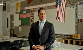 F.B.I. Raids Los Angeles Schools Chief’s Home and District Headquarters