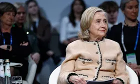 Leaked photo briefly derails Hillary Clinton deposition