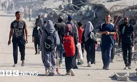 Israel launches air strikes in Gaza accusing Hamas of 'bold violation of ceasefire'