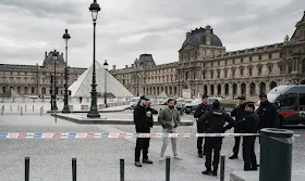 Far right hits Macron’s government for Louvre heist as blame game begins