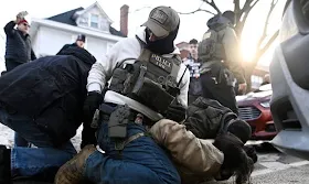 Minnesota and Illinois invoke the 10th Amendment in lawsuits to block federal agents in their cities. Here’s why that matters