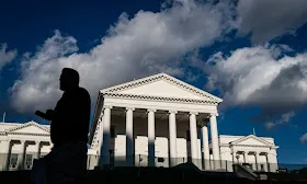 Virginia lawmakers pass redistricting amendment, sending it to voters for approval