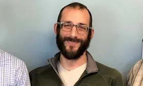 Live: Agents involved in shooting of Minnesota man Alex Pretti put on leave